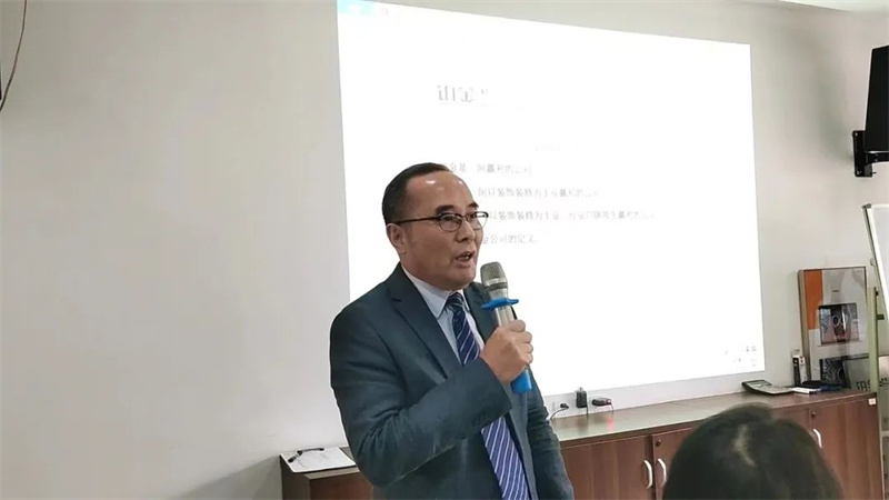 鉑金裝飾董事長(zhǎng)林緒福先生致辭